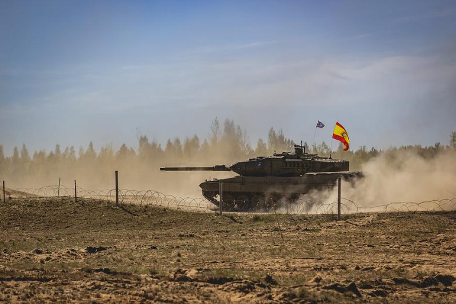 Un carro de combate español, durante el ejercicio CAT 24 en Letonia