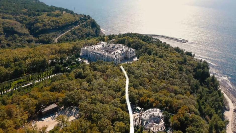 Imagen aérea del complejo palaciego construido en el mar Negro para Putin