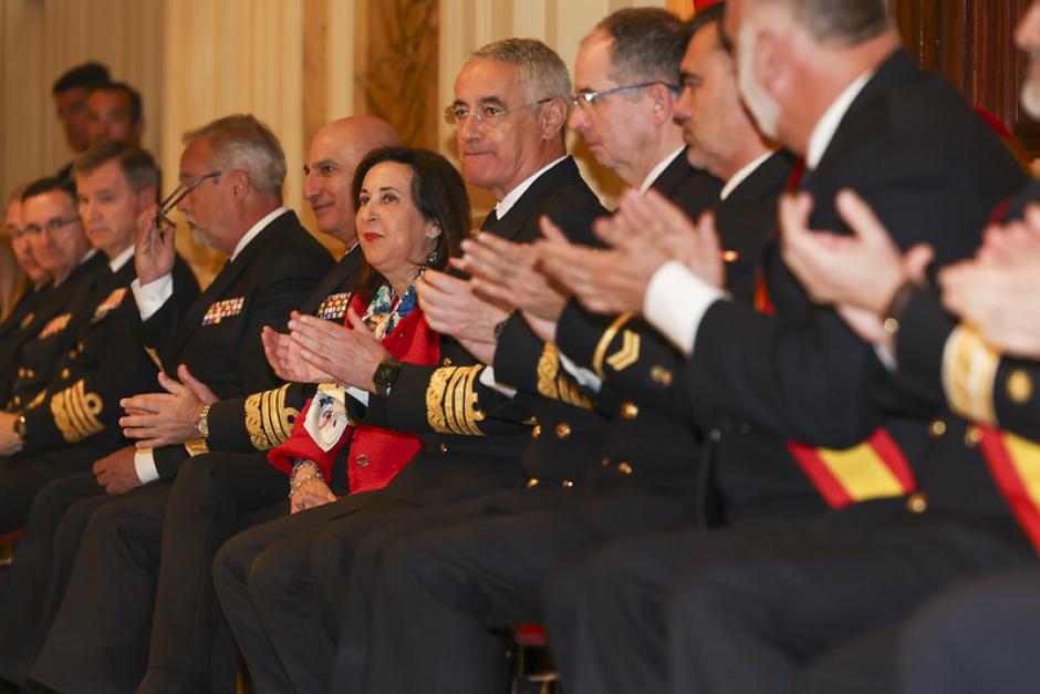 Acto de entrega de la Gran Cruz al Mérito Naval con distintivo blanco presidido por la ministra de Defensa, Margarita Robles