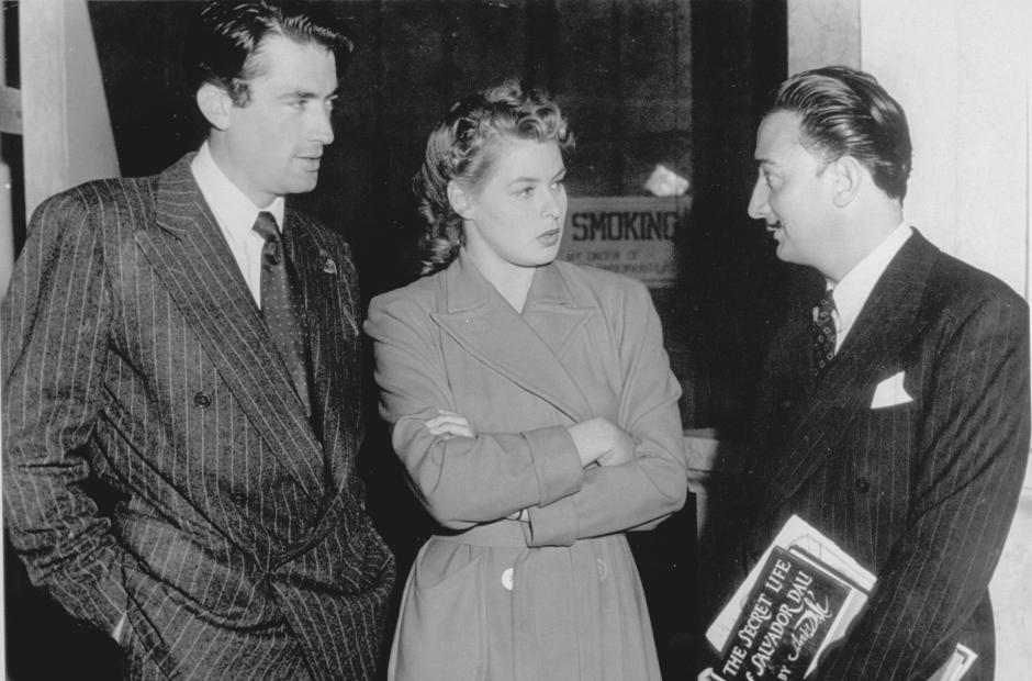 Gregory Peck, Ingrid Bergman y Salvador Dalí en 1945