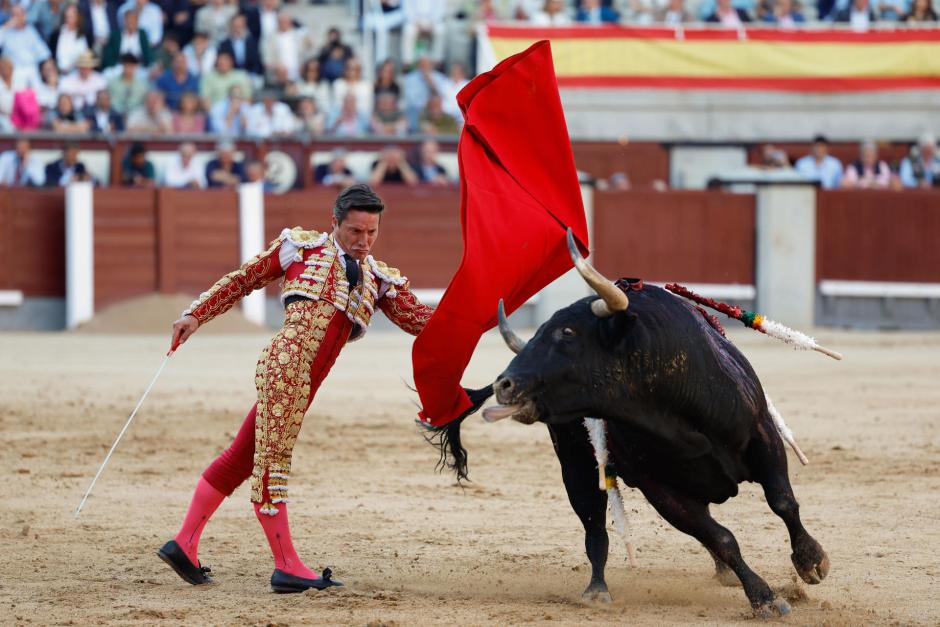 Diego Urdiales dio la vuelta al ruedo tras la lidia de este primer toro