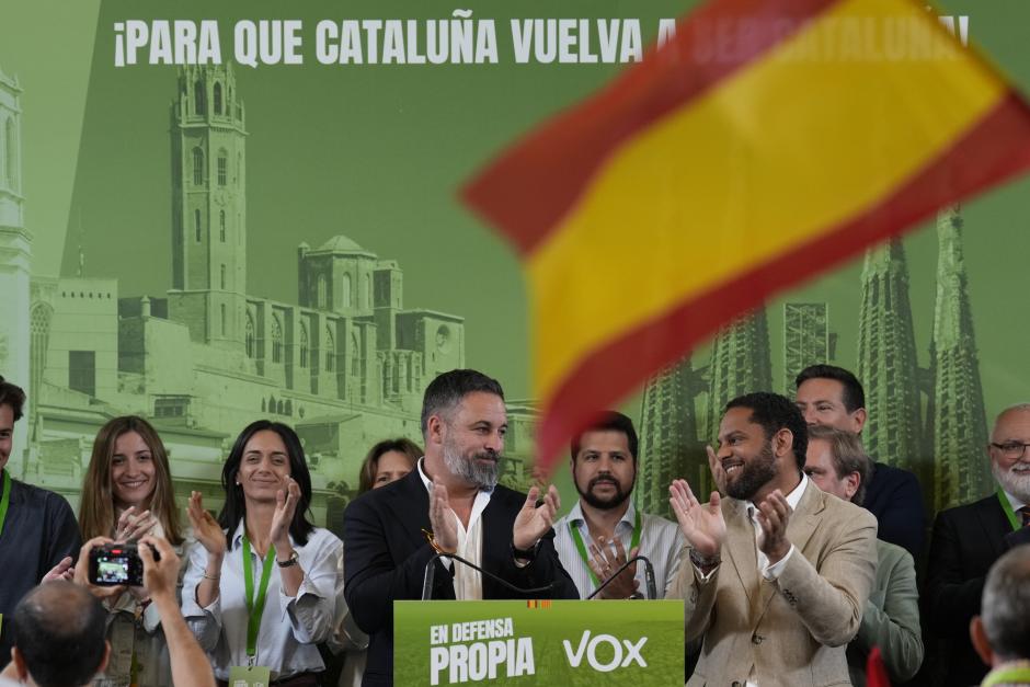 Santiago Abascal e Ignacio Garriga tras conocer los 11 escaños de Vox