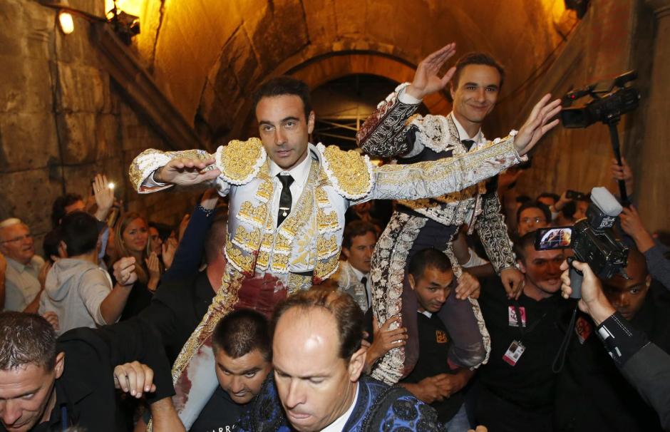 Enrique Ponce y Juan Bautista, a hombros aquella tarde de septiembre de 2015 en Nimes