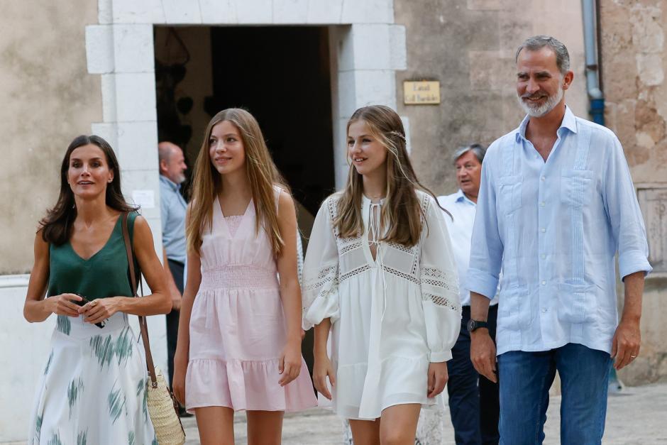 Los Reyes y sus hijas en Valdemosa en agosto de 2022