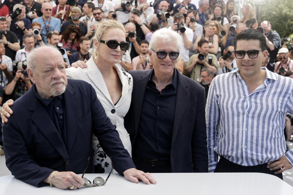 Paul Schrader, Uma Thurman, Richard Gere, y el productor David Gonzales de 'Oh, Canada' en el festival de Cannes