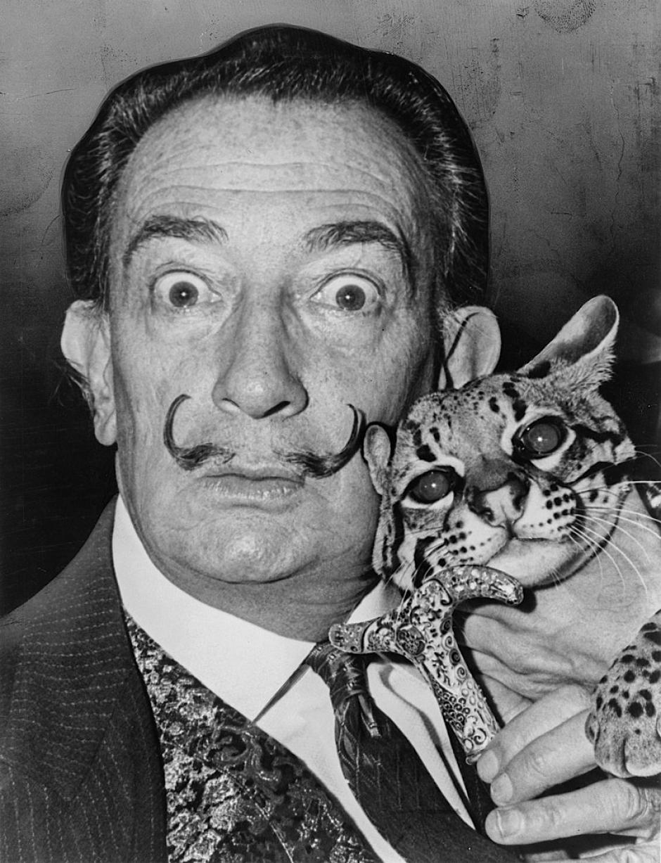 Salvador Dalí y su ocelote