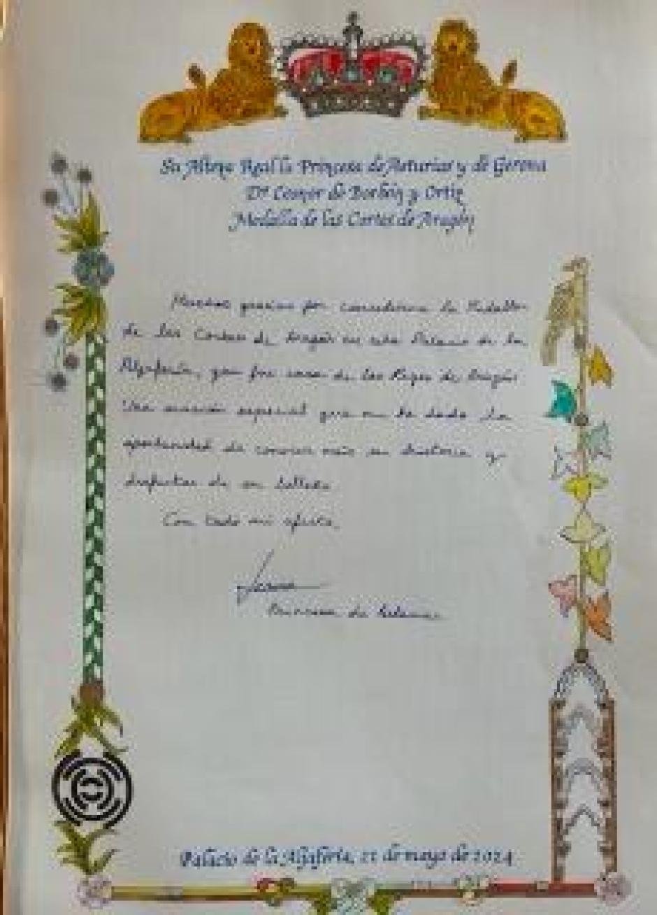 Libro de Honor de las Cortes de Aragón firmado por la Princesa de Asturias