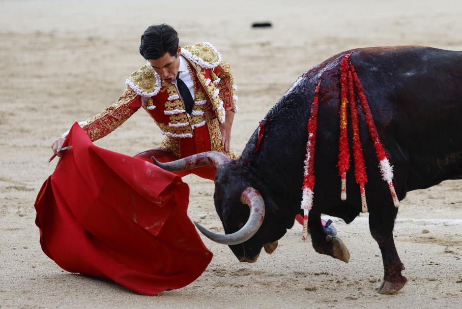 Álvaro Lorenzo, con la muleta en un momento de la undécima de San Isidro