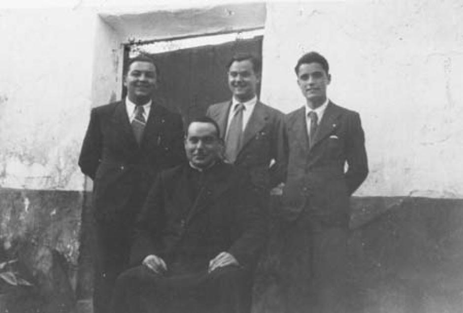Ismael, a la derecha, en sus tiempos felices en la Acción Católica