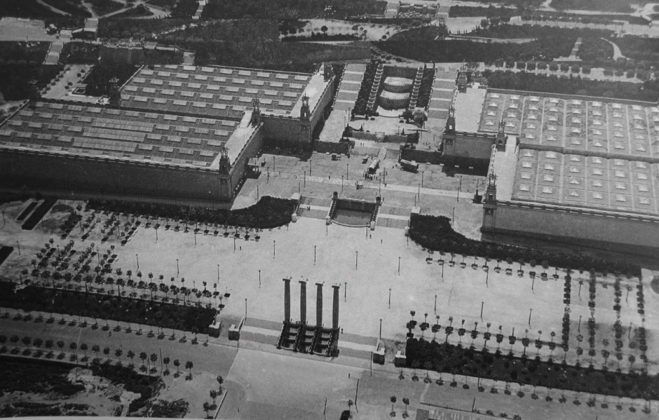 Vista aérea de los palacios de Alfonso XIII y Victoria Eugenia (1925)