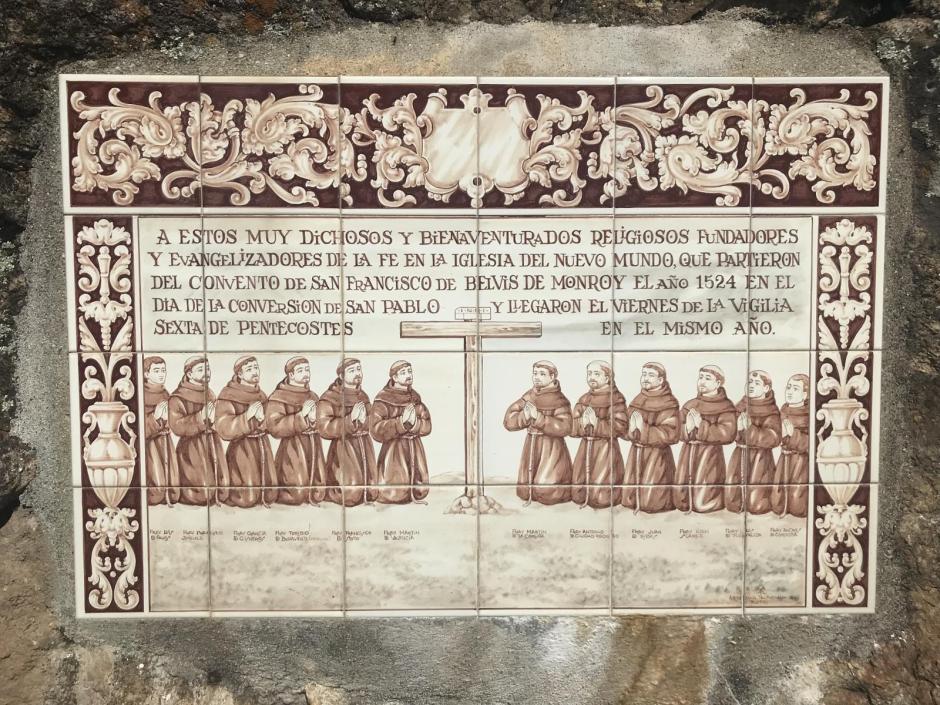 Azulejería en el convento de San Francisco de Belvís de Monroy (Cáceres) que recuerda a los "doce apóstoles franciscanos"