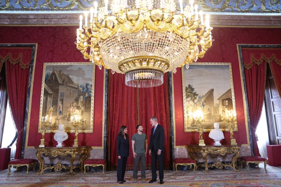 Los Reyes con el presidente de Ucrania en el Palacio Real