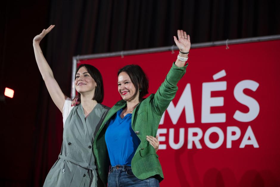 Diana Morant, y la candidata Leire Pajín saludan durante el acto de la campaña en la Vall de Uxó, Castellón