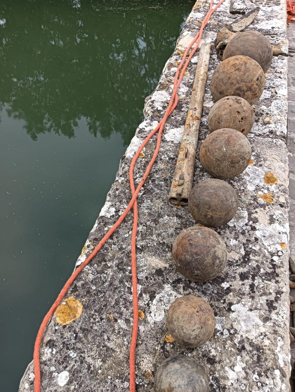 Algunas de las balas localizadas en el puente de La Magdalena
