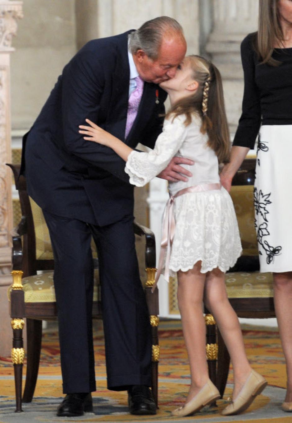 Spanish King Juan Carlos I and Princess Leonor of Borbon Ortiz during  the signing of the abdication law of Spain King Juan Carlos at the Royal Palace of Madrid on Wednesday 18th June 2014