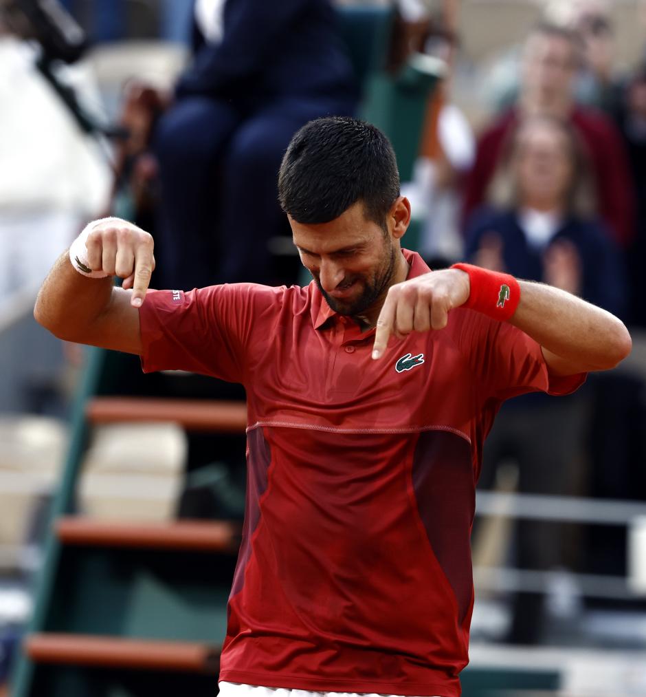 Novak Djokovic de Serbia celebra ganar su partido masculino de octavos de final contra Francisco Cerundolo