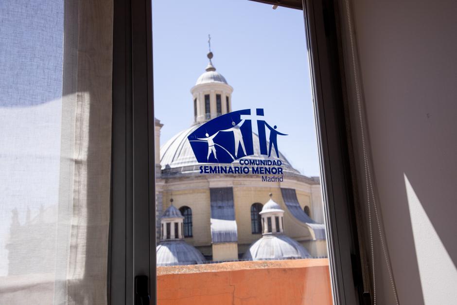 Vista de la ventana de la sala de estar de la comunidad