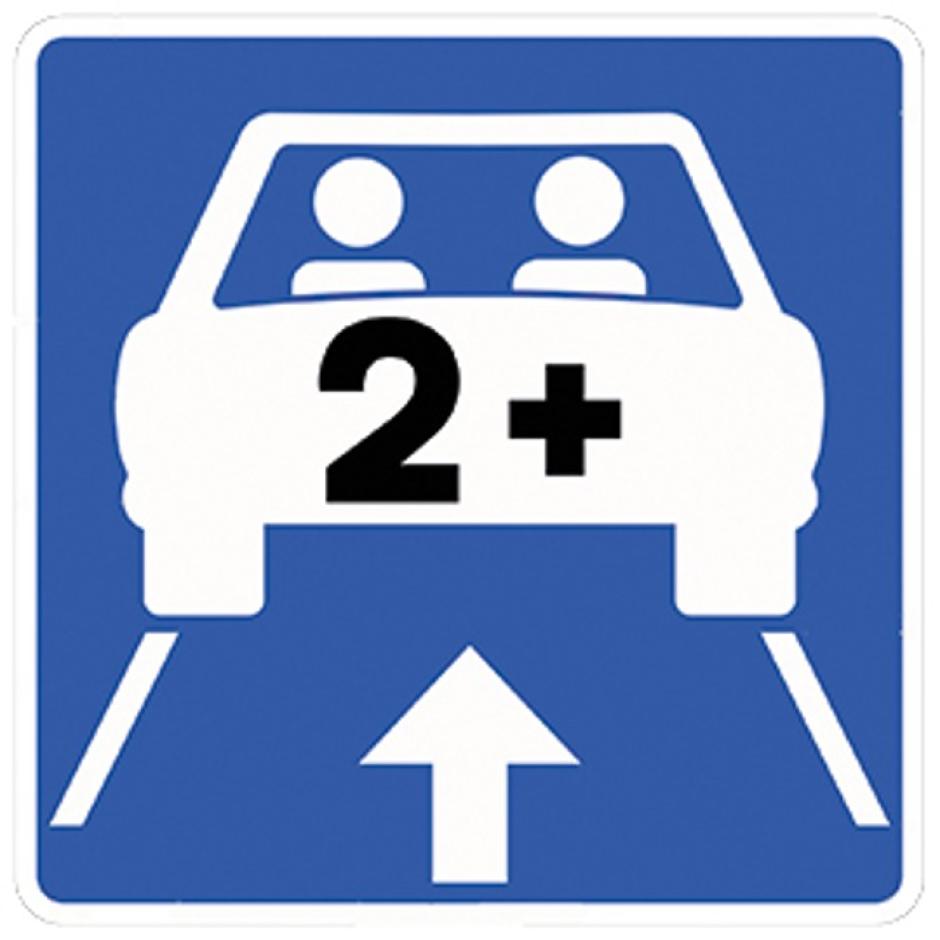 Esta señal indica el número mínimo de ocupantes de un coche