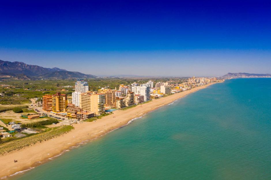 Vista aérea de la playa de Tabernes de Valldigna, Valencia