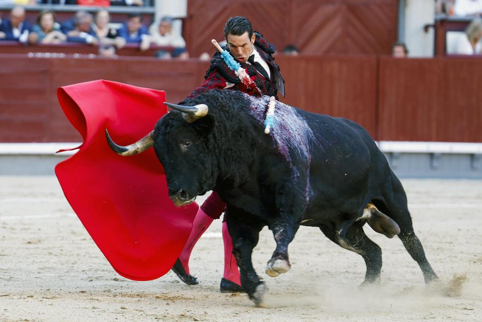 José María Manzanares, con el segundo de su lote, en la corrida en memoria de Antoñete