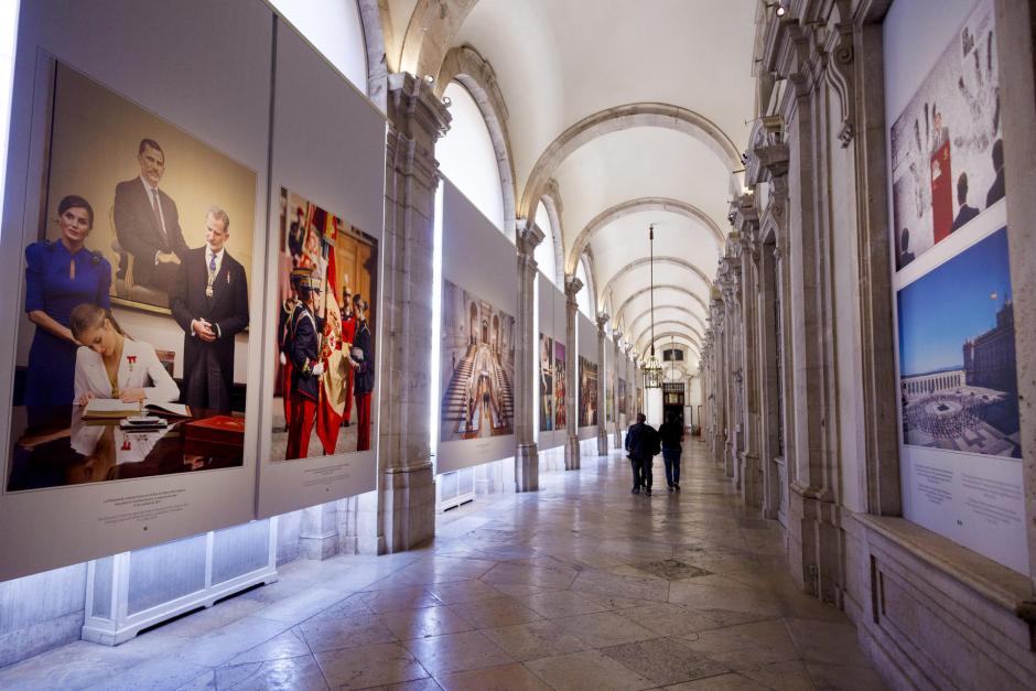 La exposición 'Felipe VI 2014-2024. Una década de historia de la Corona de España', en el Palacio Real en Madrid