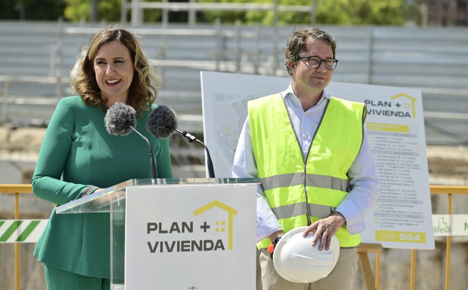 La alcaldesa de València, María José Catalá, presentando el Plan + Vivienda promovido por el Ayuntamiento levantino