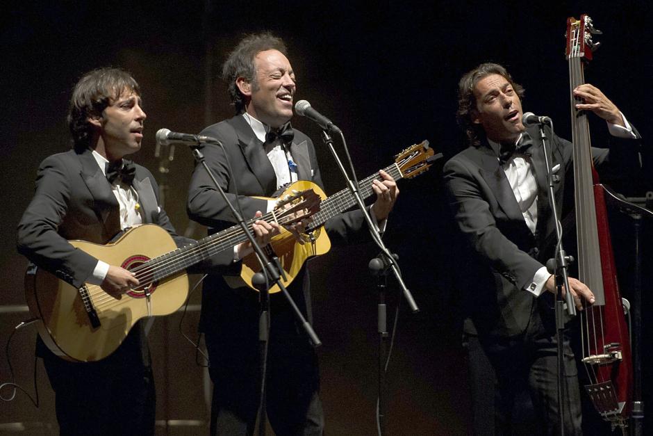 EL GRUPO DE MUSICA " CAFE QUIJANO " ( MANUEL, OSCAR Y RAUL QUIJANO ) DURANTE UN CONCIERTO CON MOTIVO DE LOS VERANOS DE LA VILLA 2013
07/08/2013
MADRID