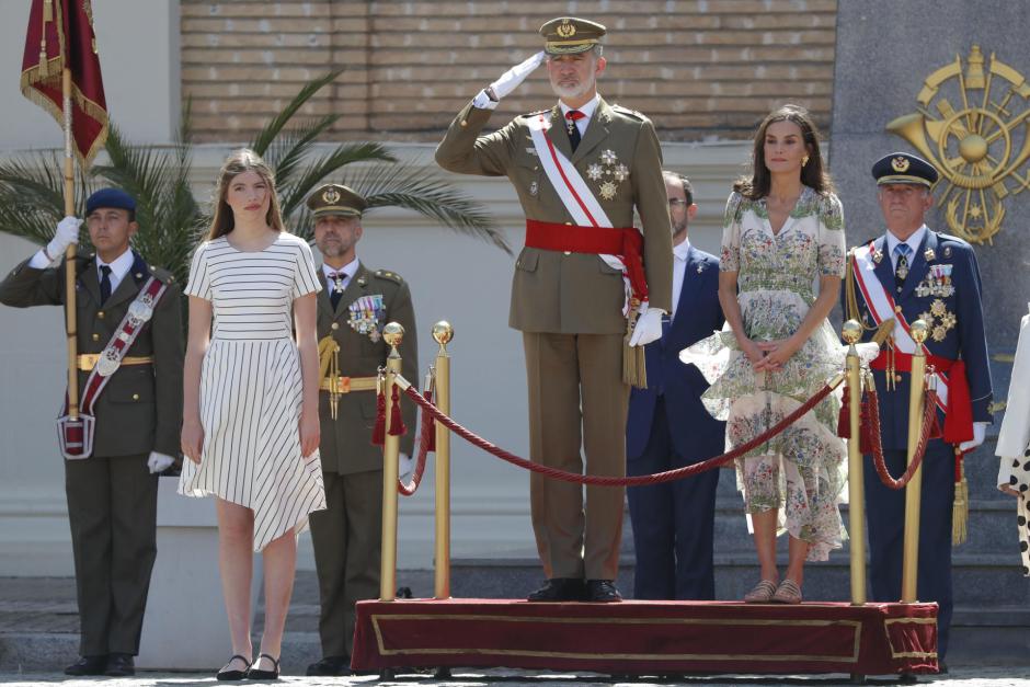 Los Reyes y la Infanta Sofía reciben honores en  la Academia General Militar de Zaragoza