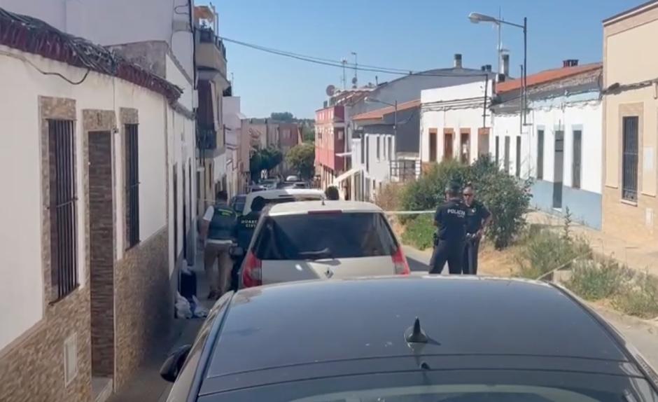 Los agentes de la Policía en el lugar del trágico suceso