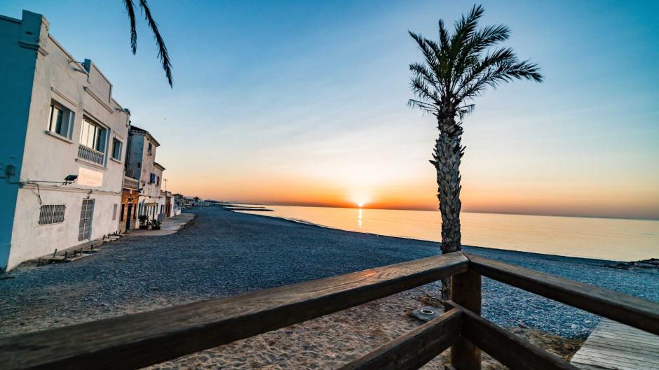 Imagen de la playa de Moncófar en Castellón durante el atardecer