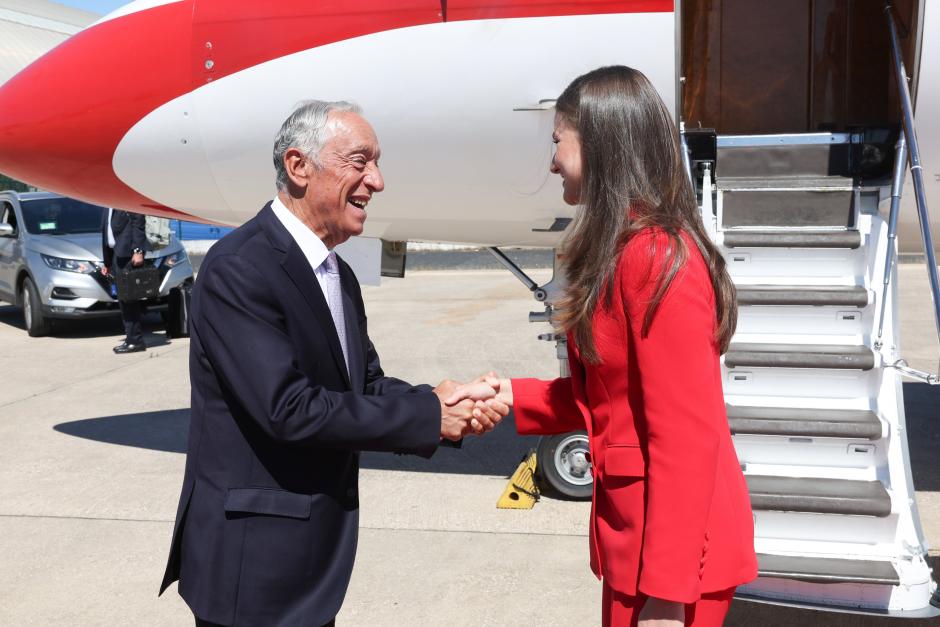 El presidente de Portugal ha acudido a recibir a la Princesa al aeropuerto como gesto de deferencia