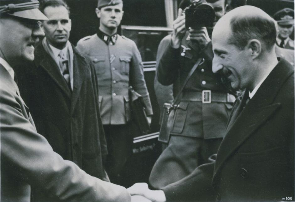 Adolf Hitler recibe al rey Boris III de Bulgaria en su cuartel general, 25 de abril de 1941