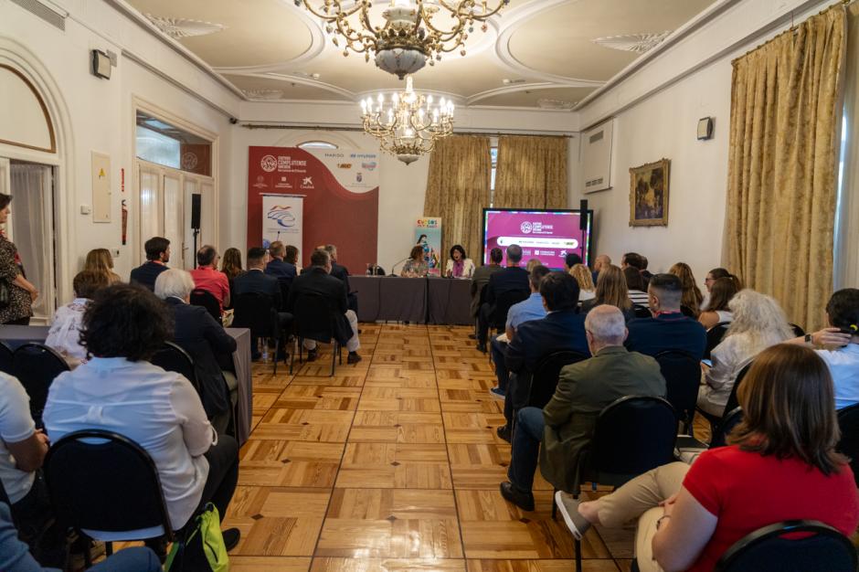 Casteleiro durante la conferencia que ha desarrollado en la Complutense