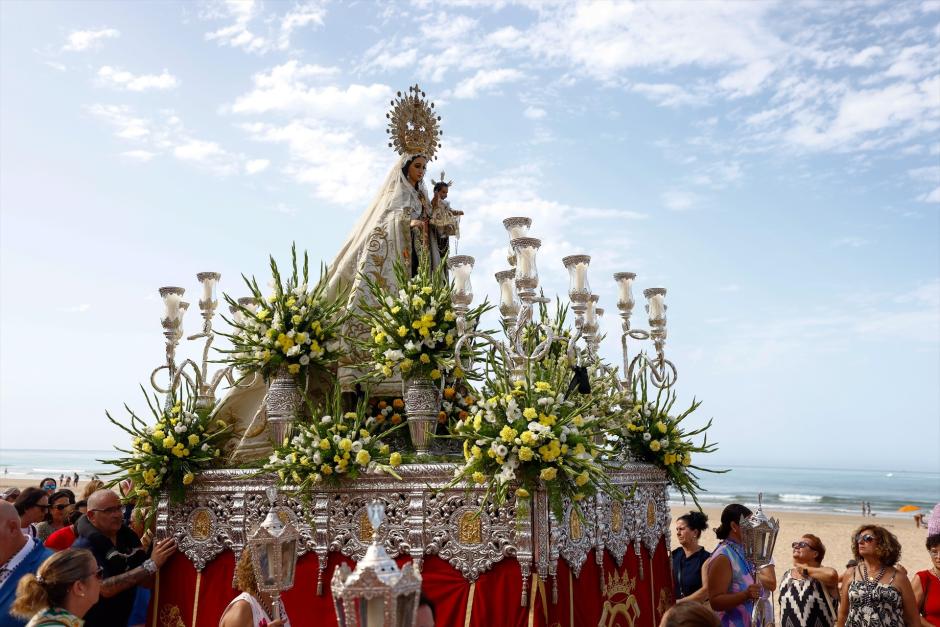 Procesión de la Virgen del Carmen en Barbate (Cádiz)