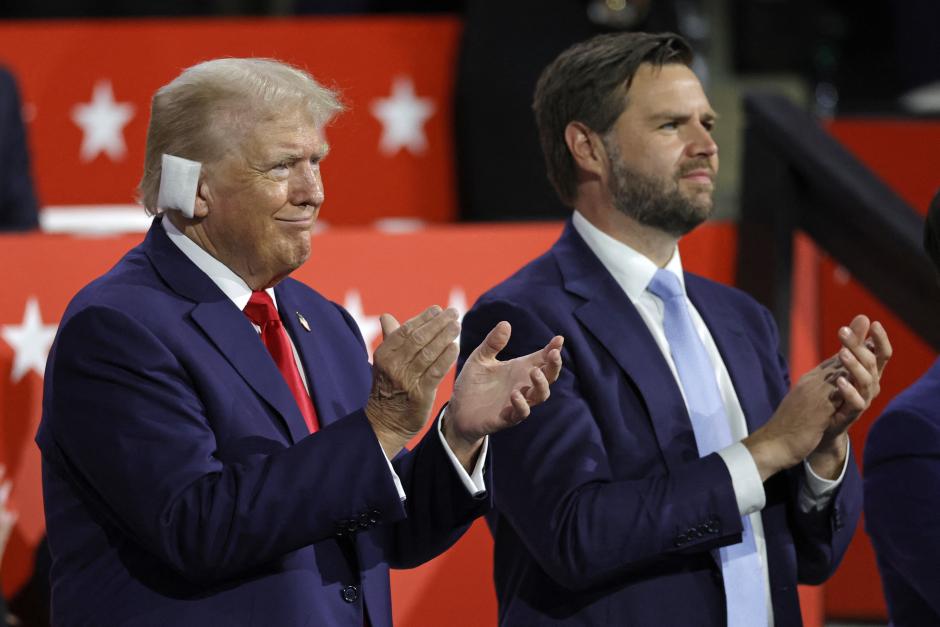 Donald Trump junto a J.D.Vance en la convención republicana en Milwaukee