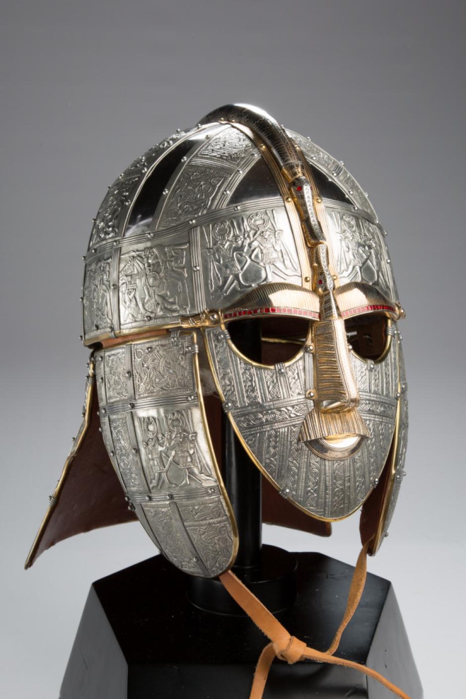 Yelmo de dragón encontrado en Sutton Hoo