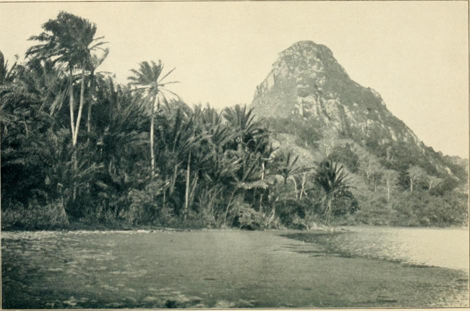 Lago del cráter con Pico do Fogo en Annobón 1913