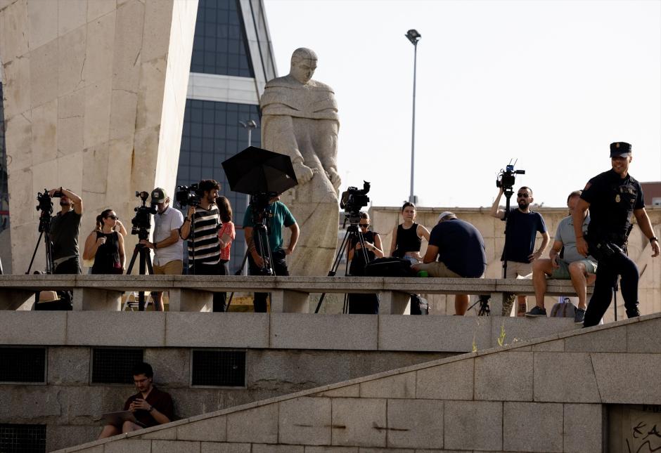 Periodistas durante la llegada a los juzgados de Plaza Castilla de Begoña Gómez