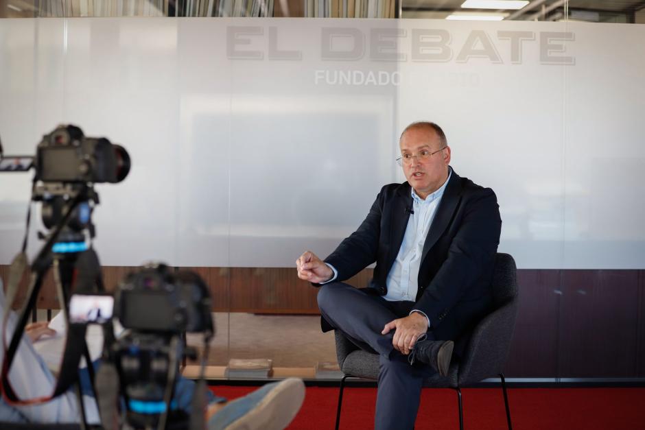 El portavoz del PP en el Congreso, Miguel Tellado, durante su entrevista con El Debate