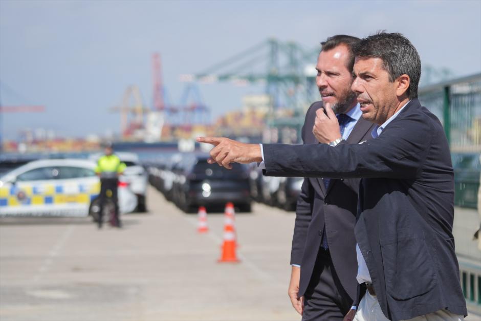 Mazón y Puente, este lunes, en el Puerto de Valencia