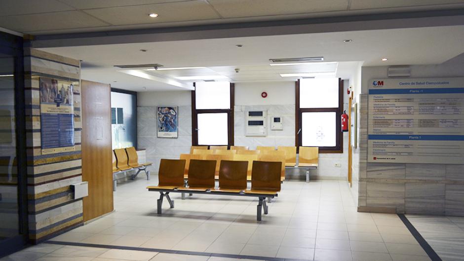 Sala de espera de un centro de salud en Madrid