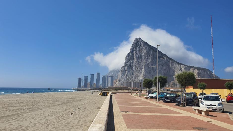 La construcción de las Torres Hassan se encuentra muy avanzada, pero sigue necesitando materiales para su finalización