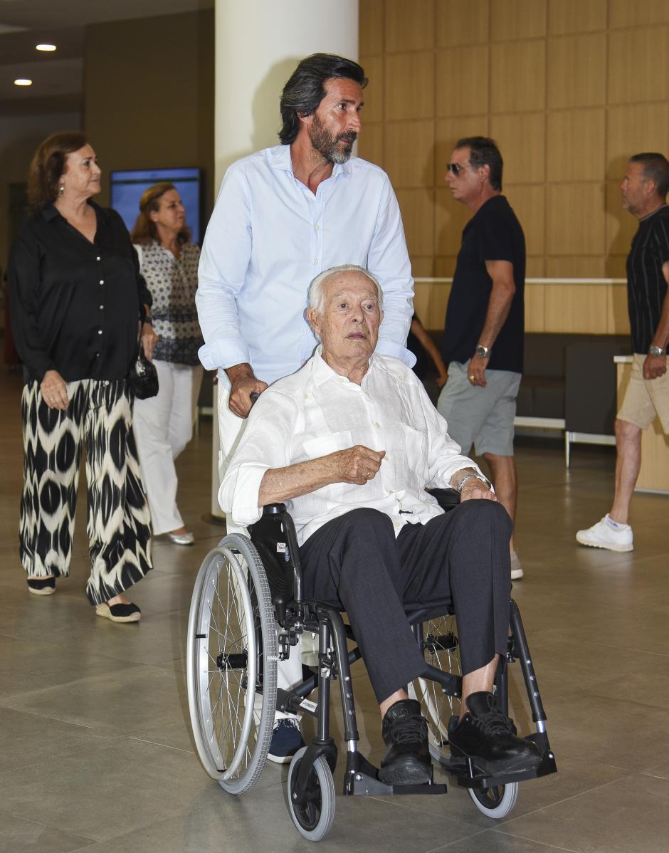 Carmen Tello and Curro Romero during the funeral of Pepe Luis Vazquez Silva in Seville. July 28 2024