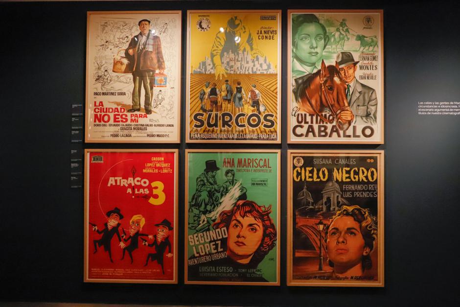 Carteles de Jano en su exposición en la Biblioteca Nacional