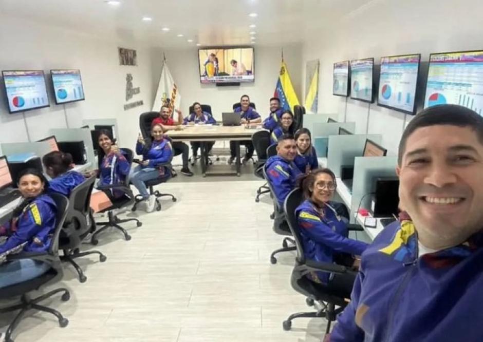 Imagen del Consejo nacional Electoral de Venezuela durante el escrutinio en el que dió ganador a Maduro. En las pantallas, en rojo su candidatura