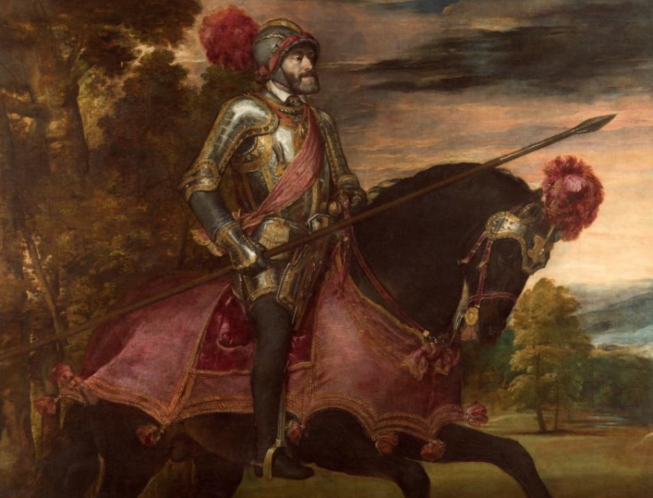 El emperador Carlos V a caballo en la batalla de Mühlberg, de Tiziano (1548), es una de las grandes obras maestras del Museo del Prado. El cuadro se convirtió en un ejemplo para los monarcas posteriores de la Casa de Austria como modelo de lo que debía ser un Rey. El cuadro –para cuya composición Tiziano se inspiró en la estatua ecuestre de Marco Aurelio de la plaza del Capitolio de Roma– presenta al emperador victorioso en la batalla contra los protestantes alemanes en la batalla de Mühlberg el 24 de abril de 1547. La armadura que luce en el cuadro está expuesta en la Armería del Palacio Real de Madrid.