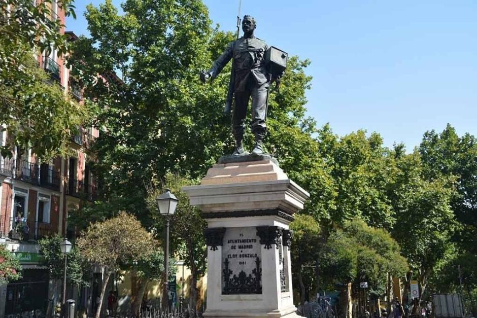 Estatua de Eloy Gonzalo en Madrid