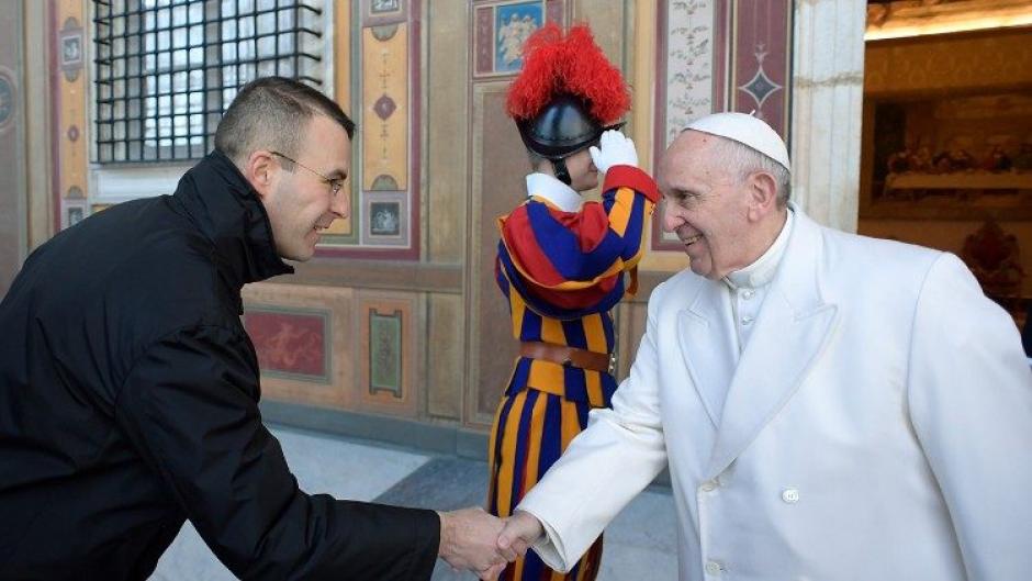 Didier Grandjean saluda al Papa Francisco