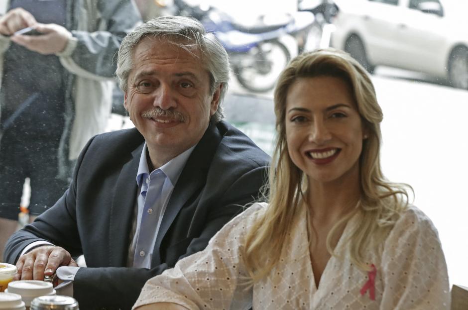 Alberto Fernández, expresidente de Argentina y la ex primera dama Fabiola Yánez (2019)