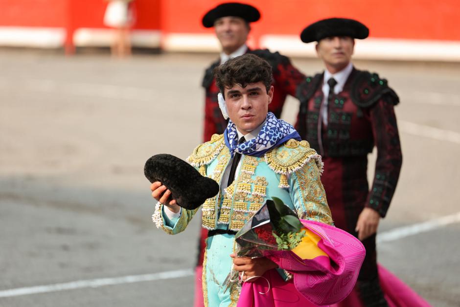 Jarocho, que ha sufrido un percance reciente en el oído, da la vuelta al ruedo tras cortar un trofeo al primero de su lote